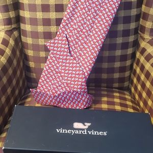 Vineyard Vines Bow tie and cummerbund set